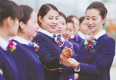 合福高鐵開行在即，動姐服務禮儀培訓全面展開